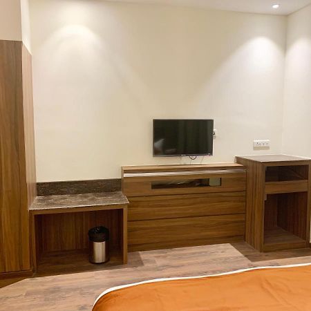 Hotel Amber Rudrapur Luaran gambar