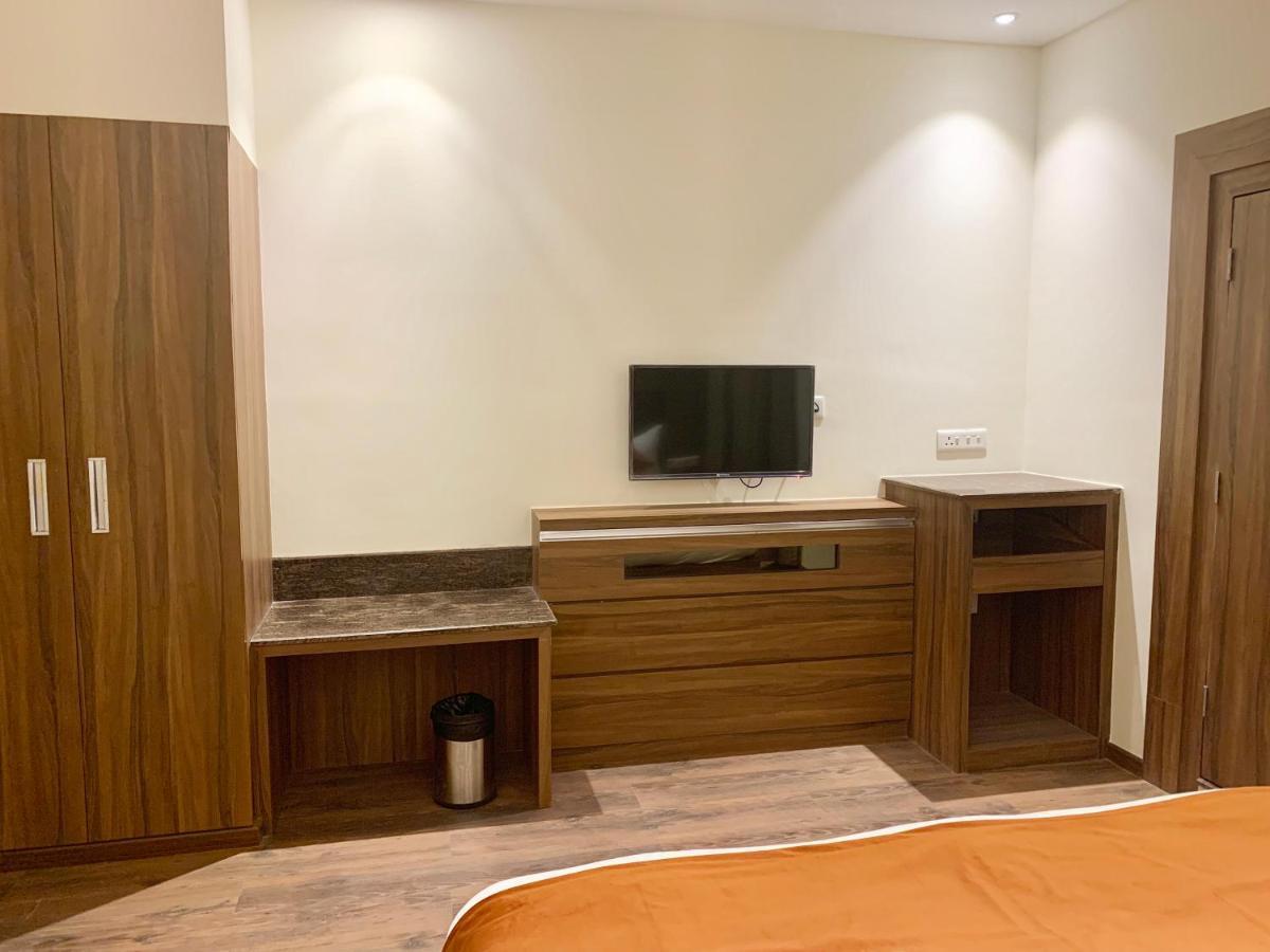 Hotel Amber Rudrapur Luaran gambar
