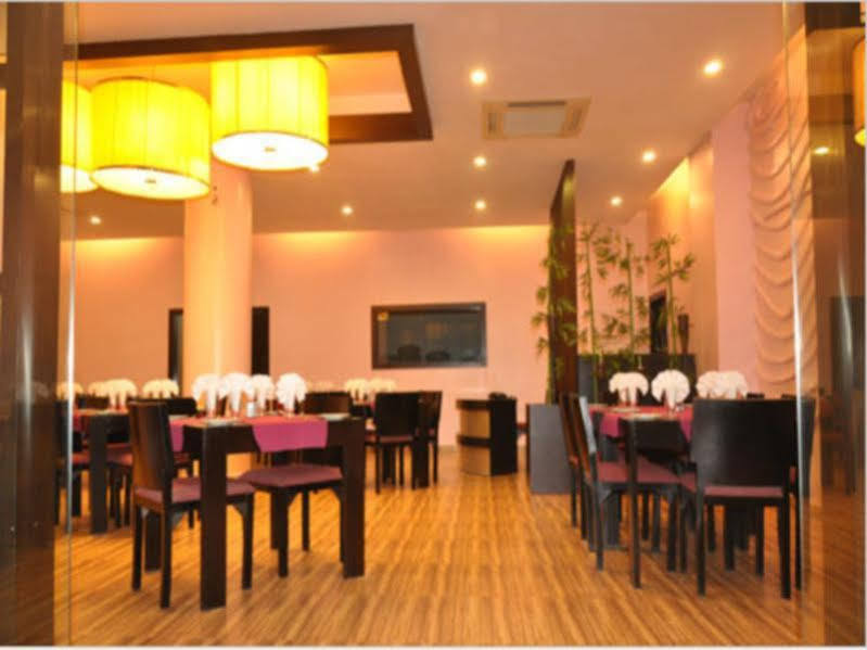 Hotel Amber Rudrapur Luaran gambar