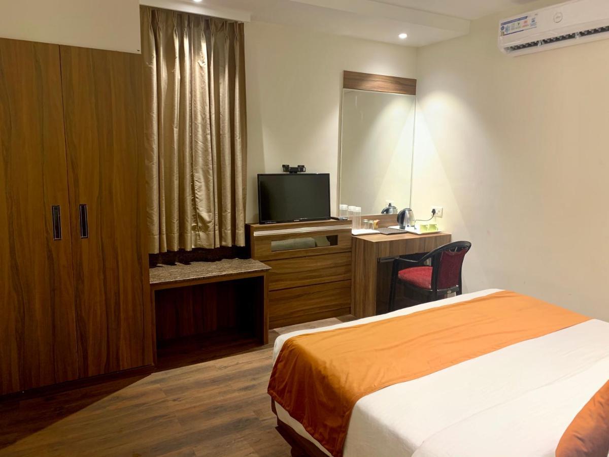Hotel Amber Rudrapur Luaran gambar