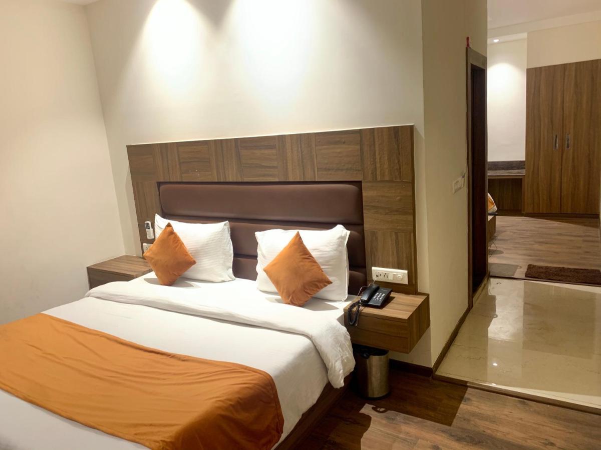 Hotel Amber Rudrapur Luaran gambar