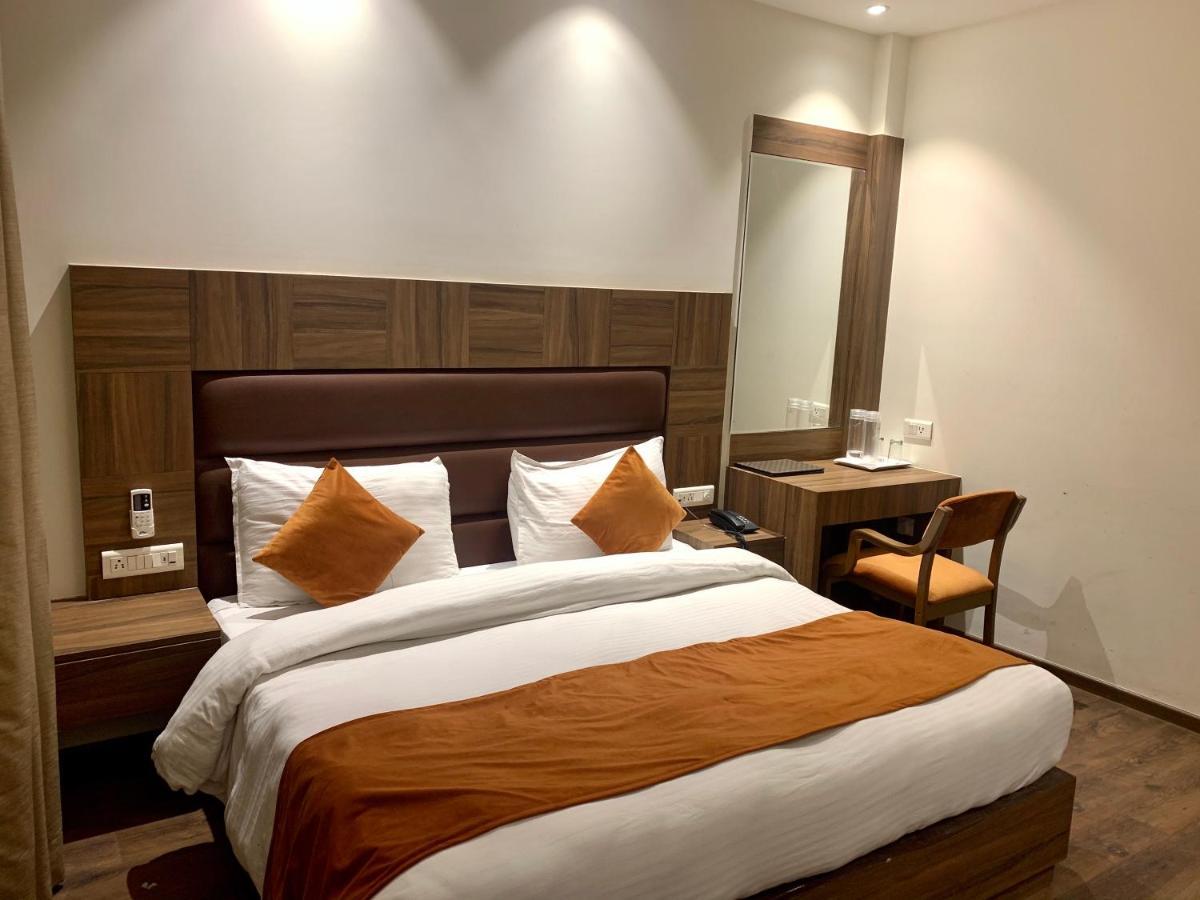 Hotel Amber Rudrapur Luaran gambar