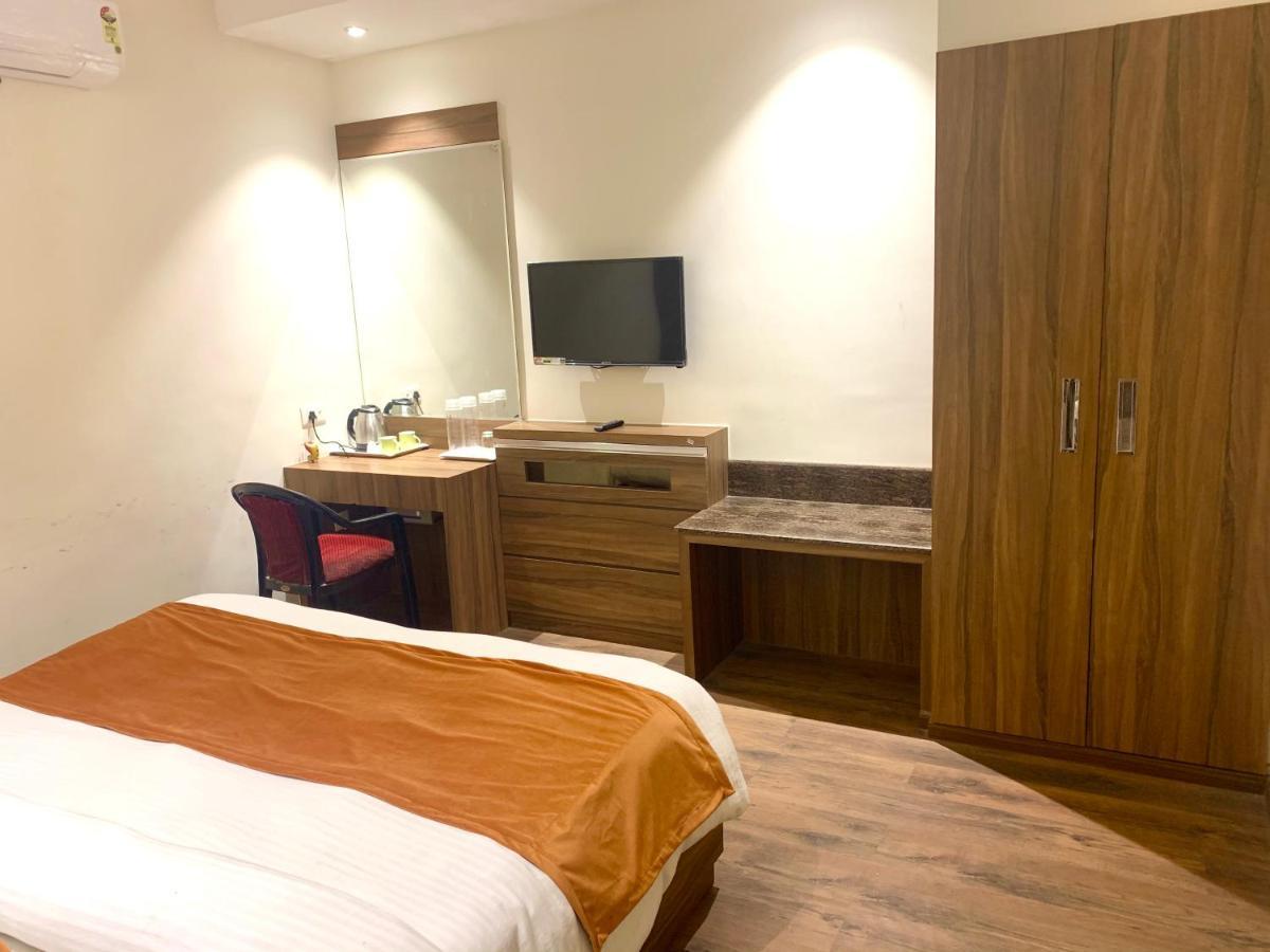 Hotel Amber Rudrapur Luaran gambar